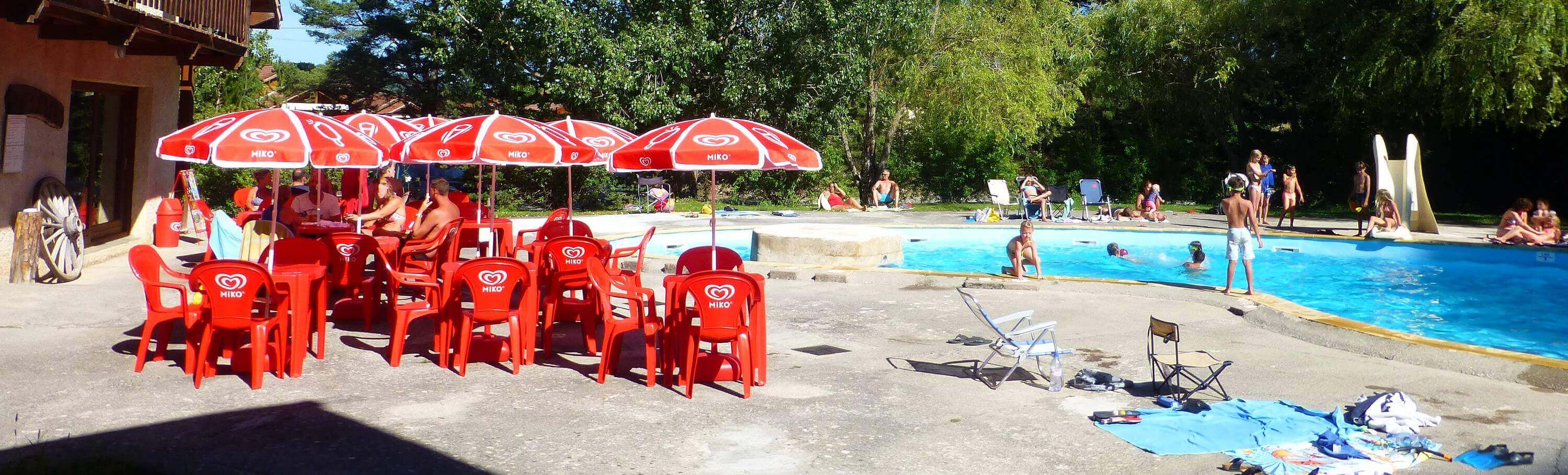 La terrasse pour apprécier boissons et glaces au soleil